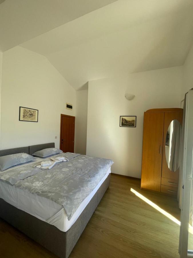 Apartments Manojlovic Будва Экстерьер фото
