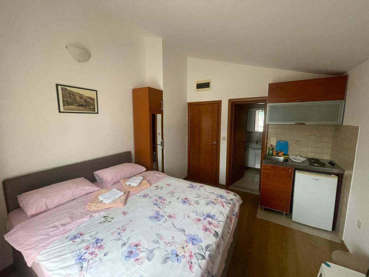 Apartments Manojlovic Будва Экстерьер фото