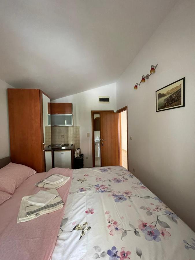 Apartments Manojlovic Будва Экстерьер фото