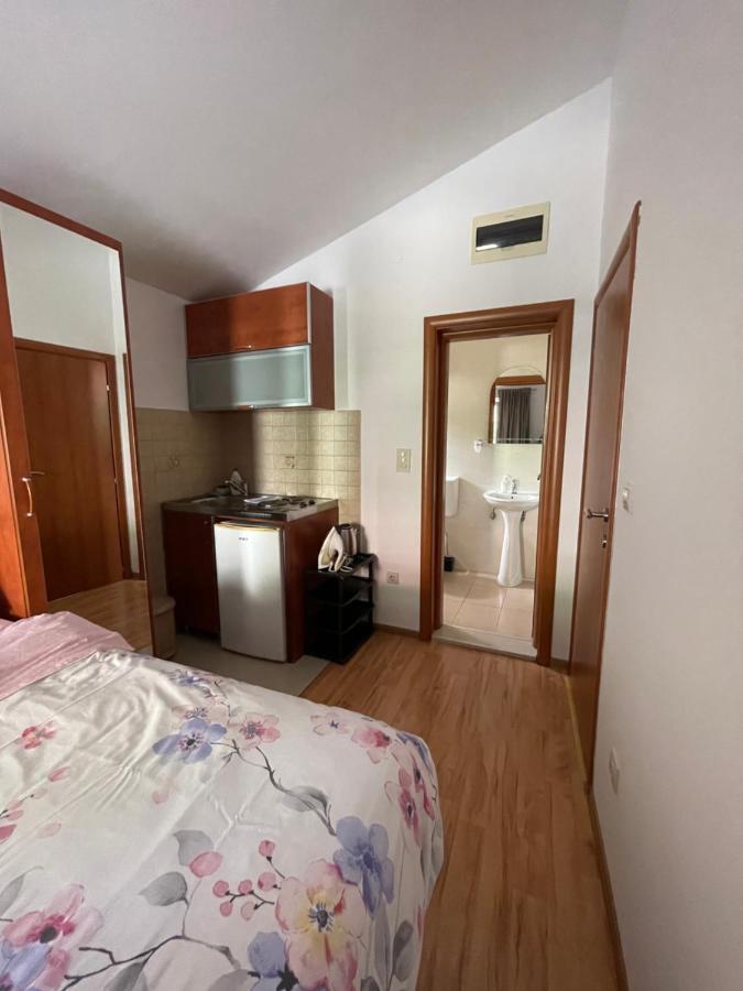 Apartments Manojlovic Будва Экстерьер фото
