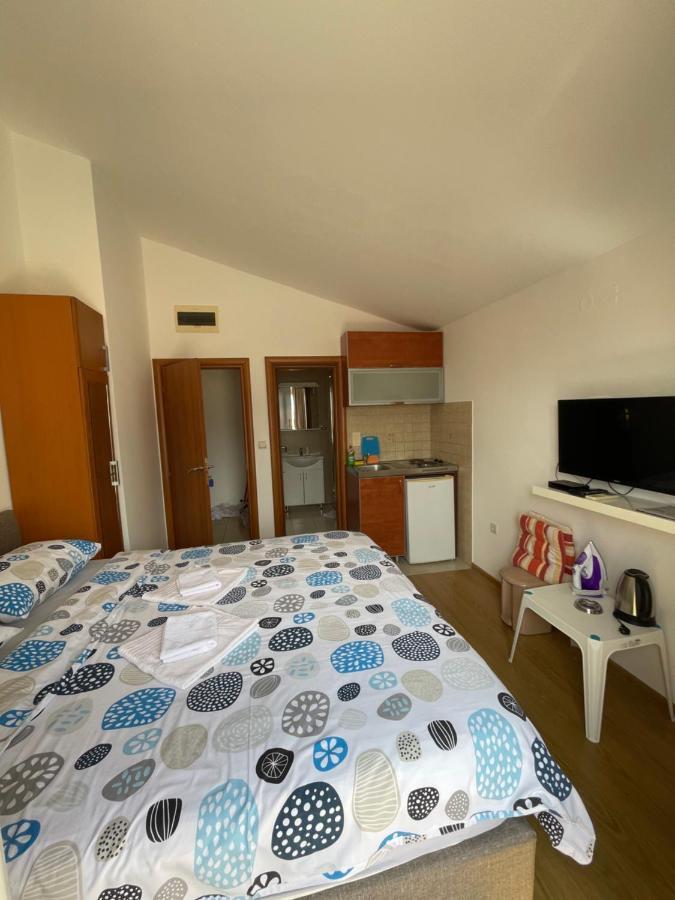 Apartments Manojlovic Будва Экстерьер фото