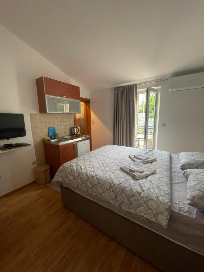 Apartments Manojlovic Будва Экстерьер фото