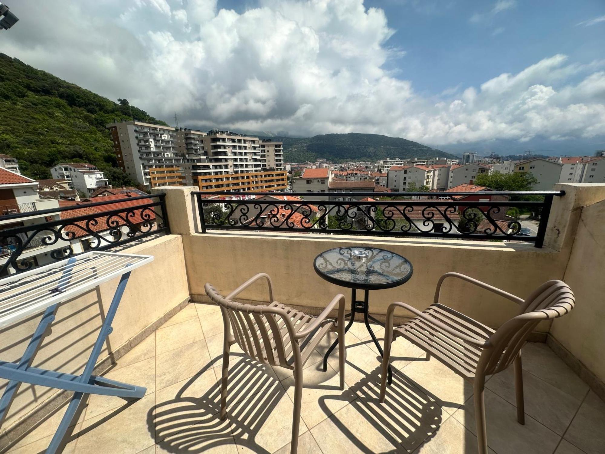 Apartments Manojlovic Будва Экстерьер фото