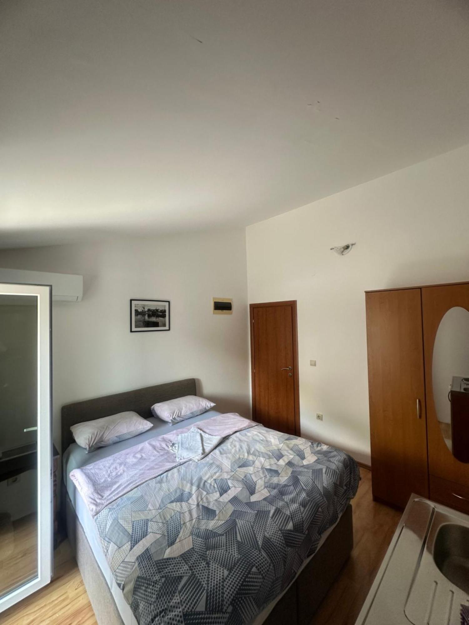 Apartments Manojlovic Будва Экстерьер фото