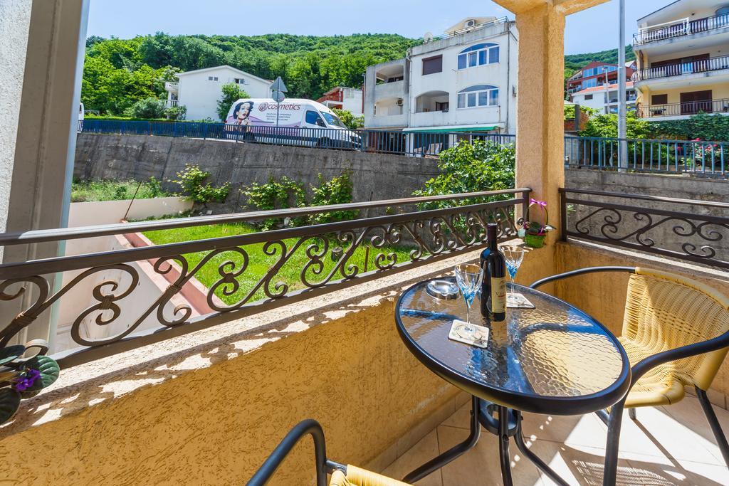 Apartments Manojlovic Будва Экстерьер фото